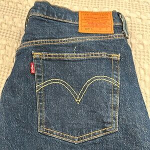 Red tag Levi’s! 501 for the classic look! 31w/32l
